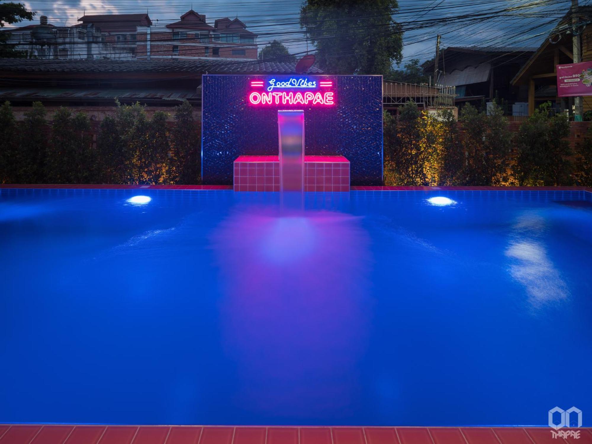 ON Thapae Chiangmai Hotel Chiang Mai Ngoại thất bức ảnh